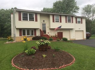 105 Crisfield Cir, Minoa, NY 13116