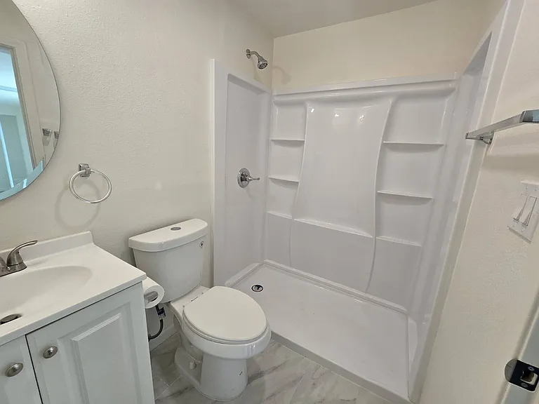 501 Farragut Cir — Photo 4