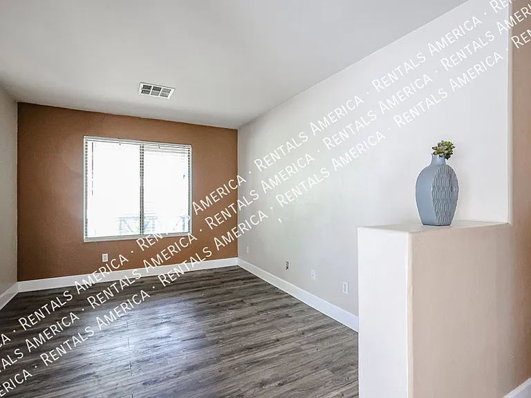 15827 W Yavapai St — Photo 5