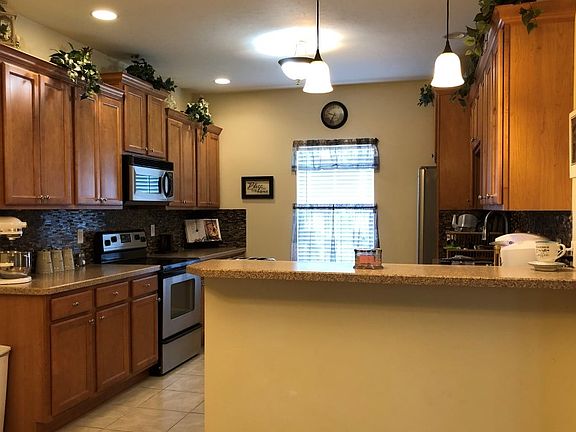5th image of 307 SW Inwood Ct