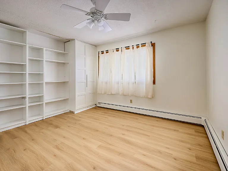 565 Transit Ave — Photo 8