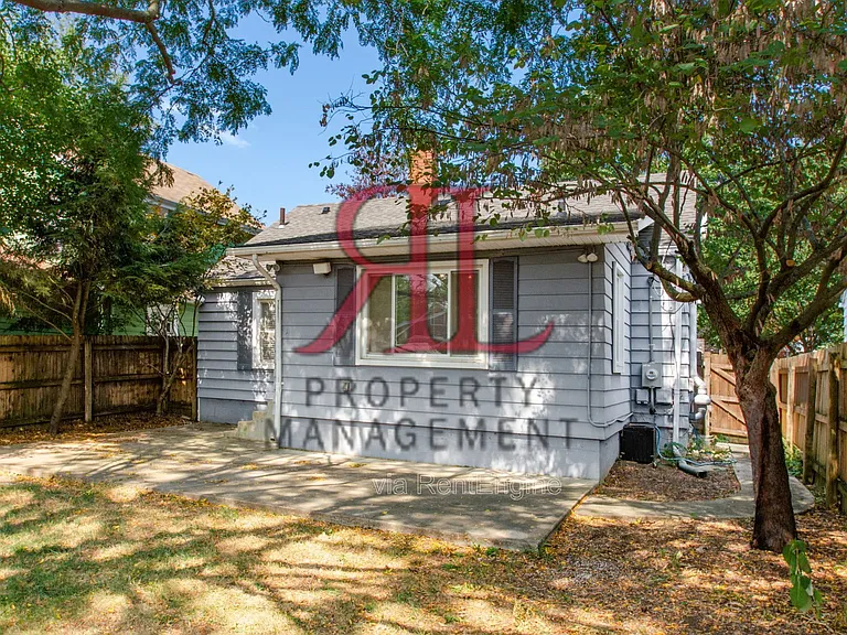 317 E Royal Forest Blvd — Photo 18