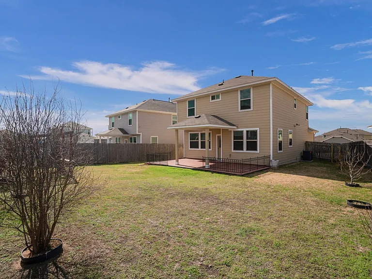 156 Triumph Rd — Photo 22