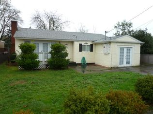 536 W Shenandoah St, Roseburg, OR 97471