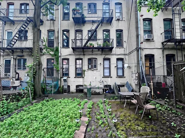 1243 Willoughby Avenue image 8 of 19