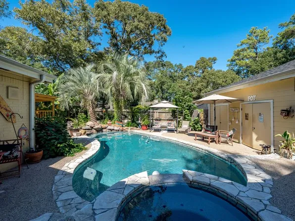 100 Kirkwood Ln, Conroe, TX 77304