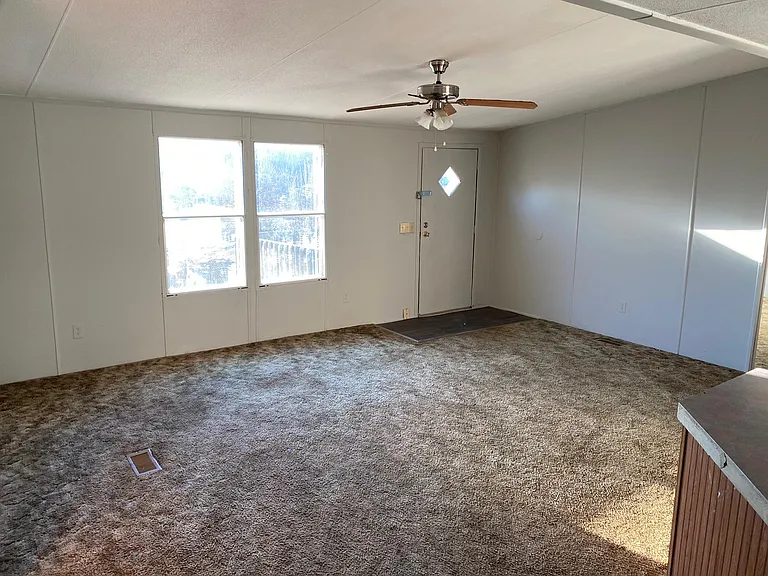 2109 Frontier Way NW — Photo 3
