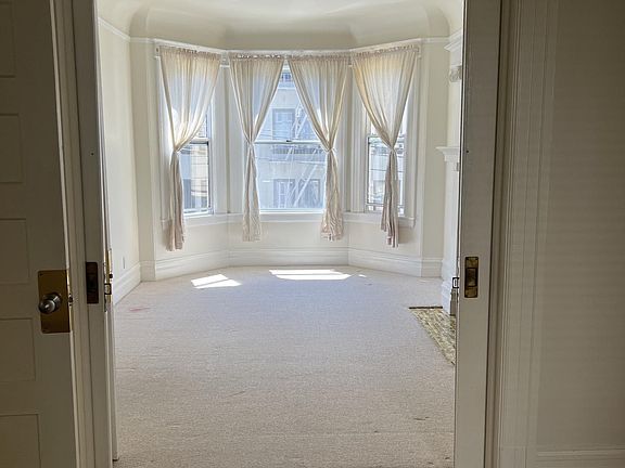 4th image of 1462 Leavenworth St