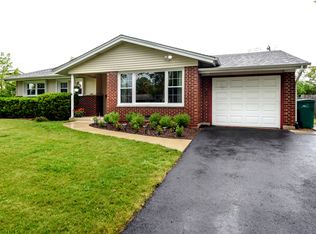 782 Penrith Ave, Elk Grove Village, IL 60007