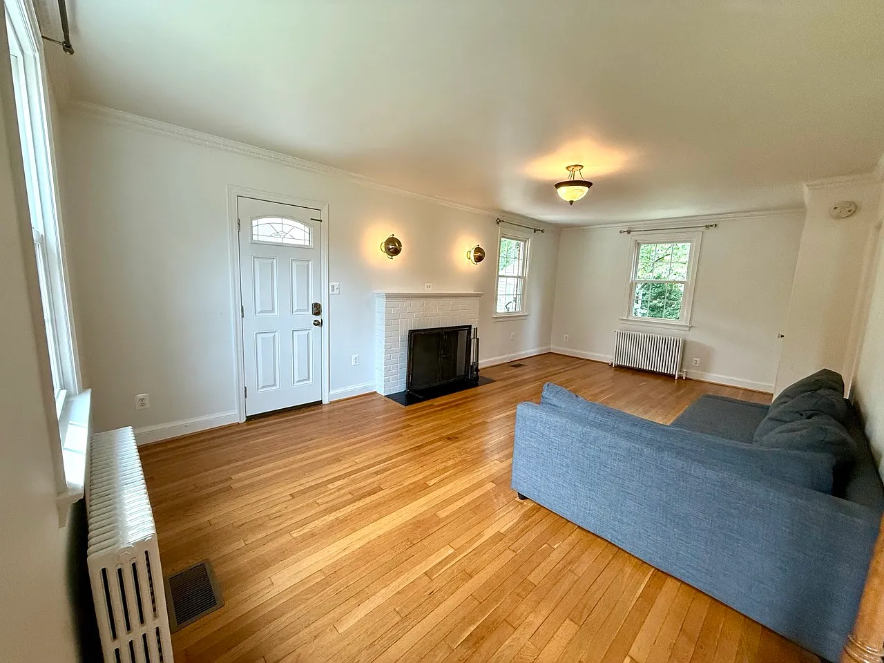 4 bed, 2160 sqft, $3,450 — Photo 3