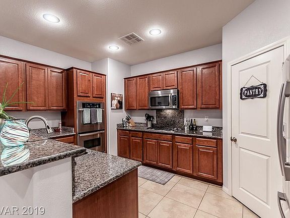 5th image of 7525 Kingston Cove St