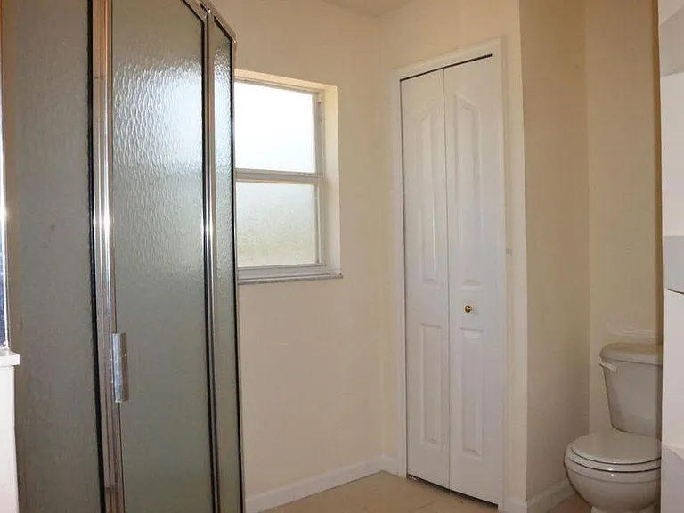 1225 SW Fountain Ave — Photo 10