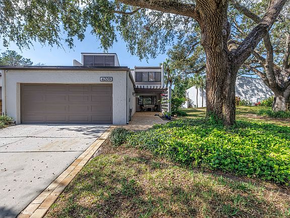 2nd image of 4208 Fairway Cir