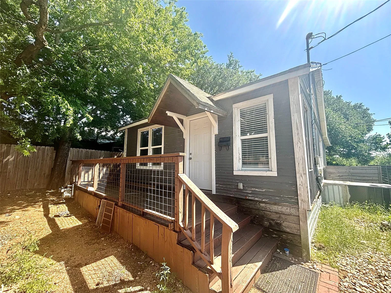 2 bed, 1.0 bath, 871 sqft, $2,100 — Photo 1