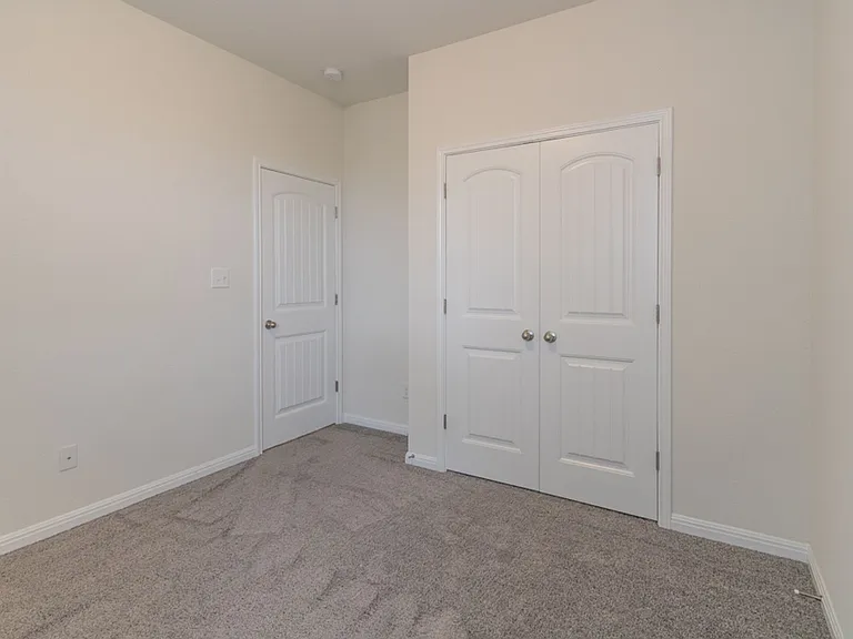 2924 Barbed Wire St — Photo 18