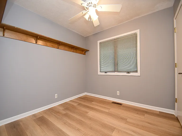 2601 S 48th St — Photo 21