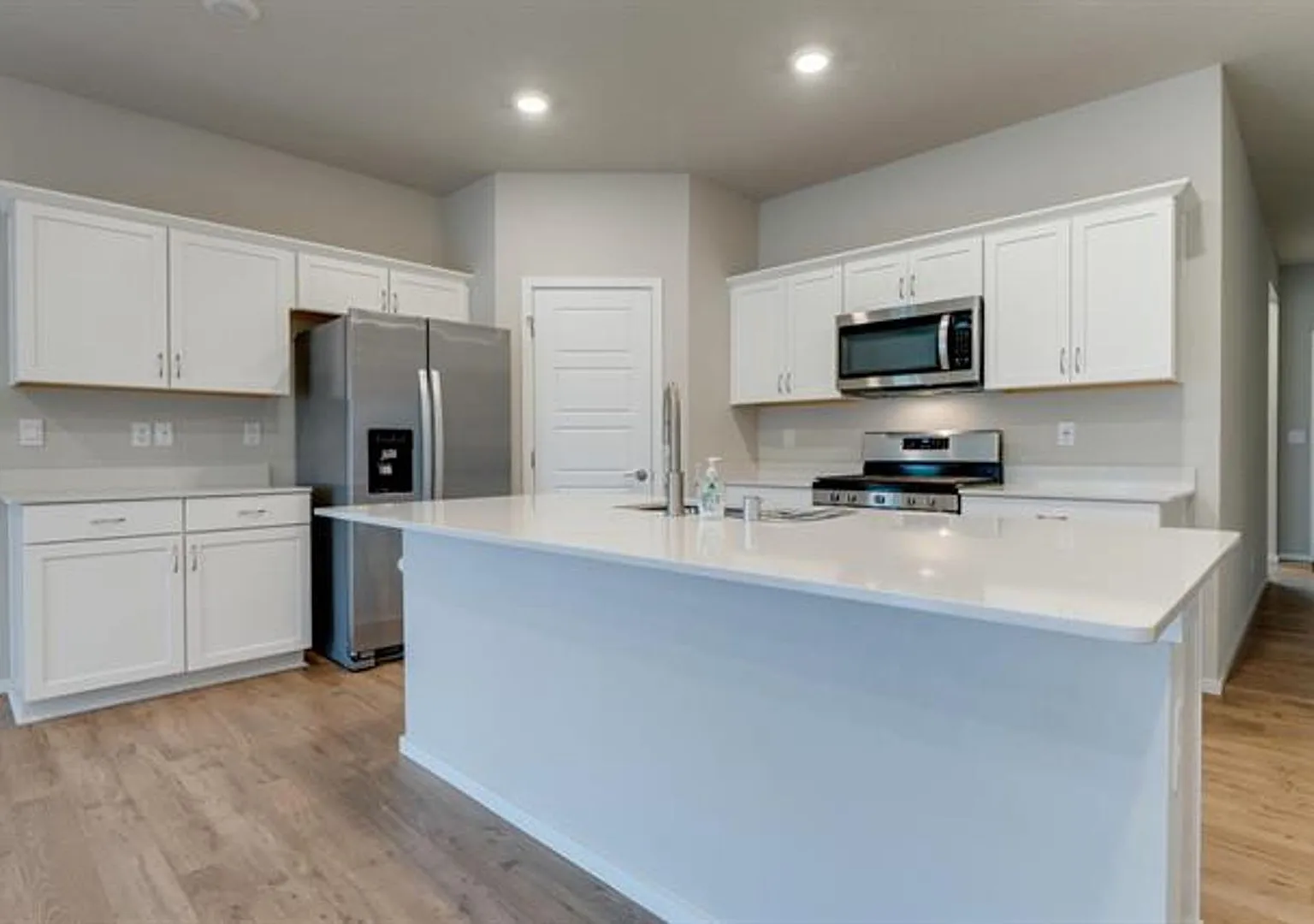 Newer 4 Bed 2 Bath Home in the Cheney SD — Photo 4