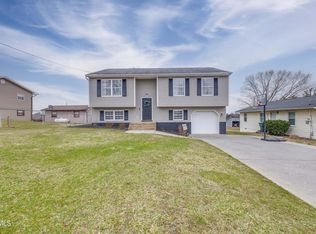 123 Village Ln, Gray, TN 37615
