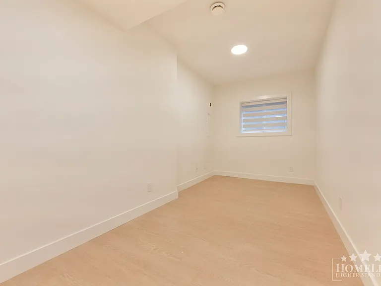 16678 16th Ave #BASEMENT — Photo 15