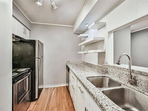 5th image of 6401 Skyline Dr APT 5
