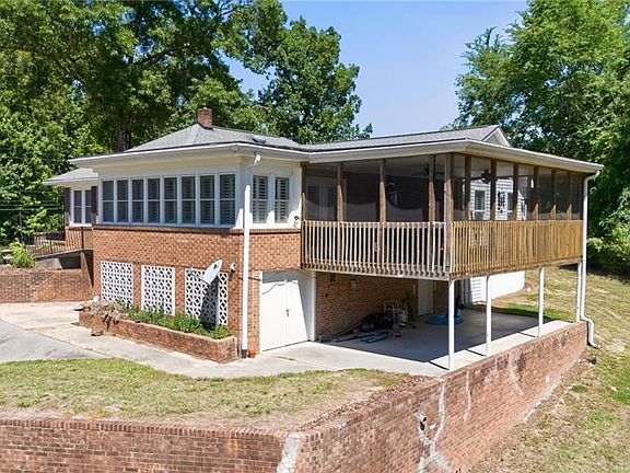 2nd image of 723 Haynes Rd