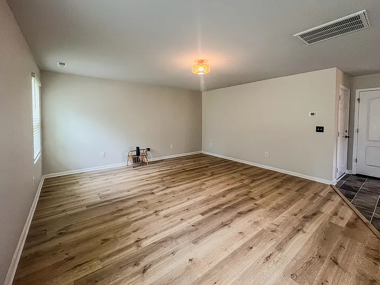 110 Teagarden Ct — Photo 8