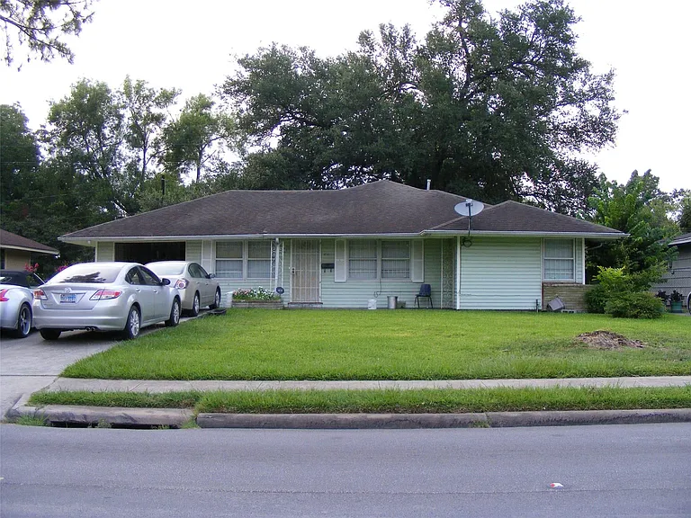 5751 Bellfort St — Photo 2