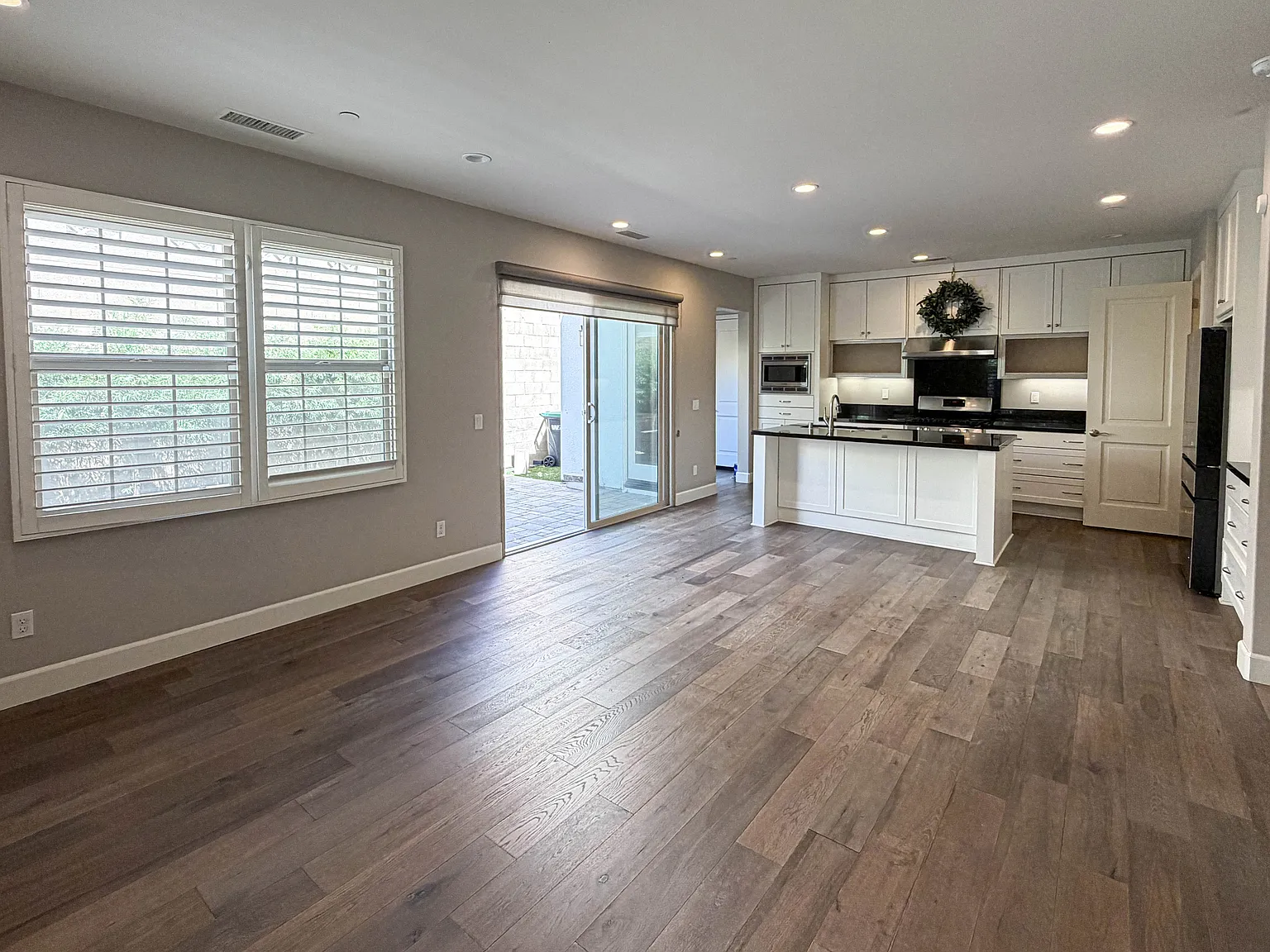 3 bed, 1626 sqft, $5,500 — Photo 2