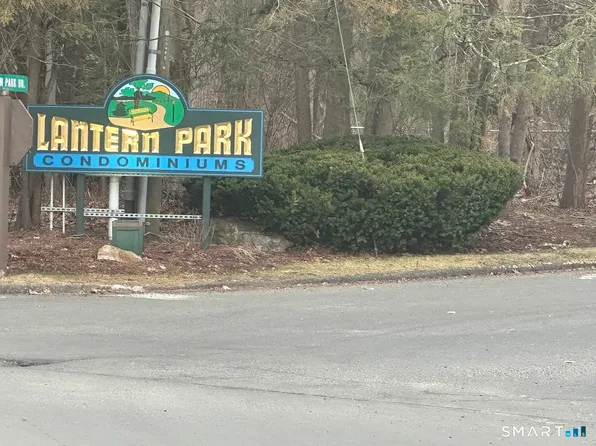 146 Coach Circle #3, Naugatuck, CT 06770