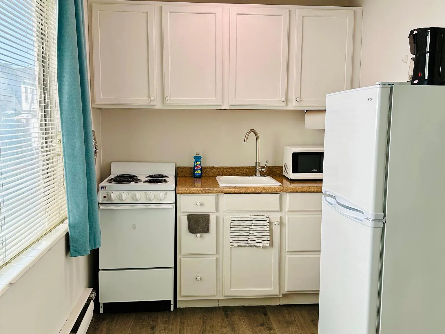 523 E Denny Way — Photo 3
