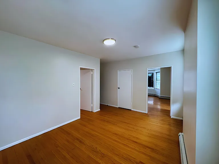 400 Davis Ave #2 — Photo 3