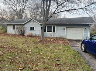 537 E Burdick Rd, Chesterton, IN 46304