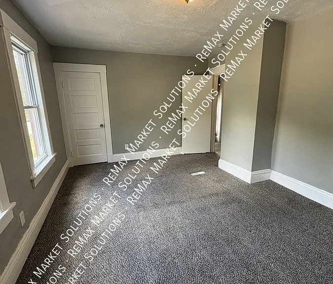 1138 E 114th St — Photo 7