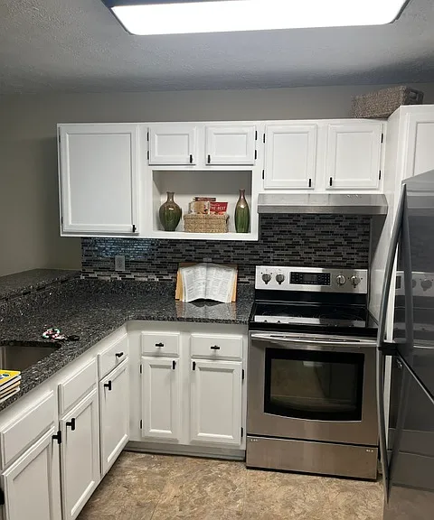606 Squire Ln #G — Photo 10
