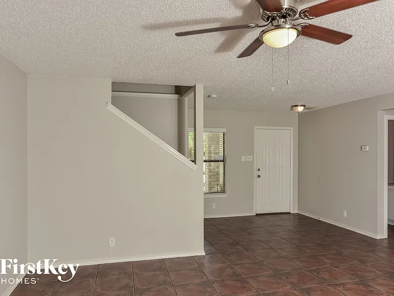 13391 Greenstone — Photo 3