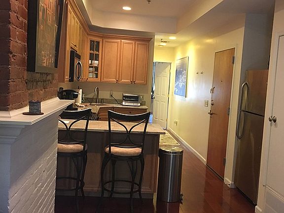 3rd image of 447 Pavonia Ave #202