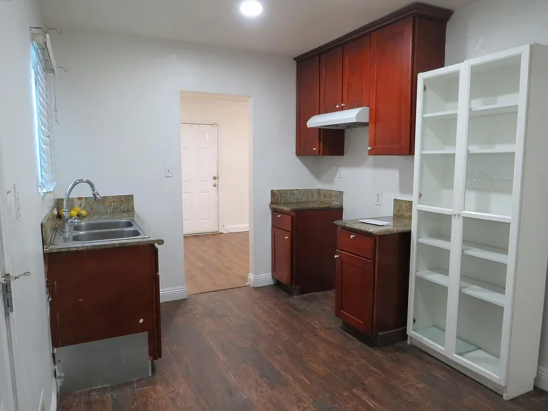 10974 Lou Dillon Ave — Photo 3