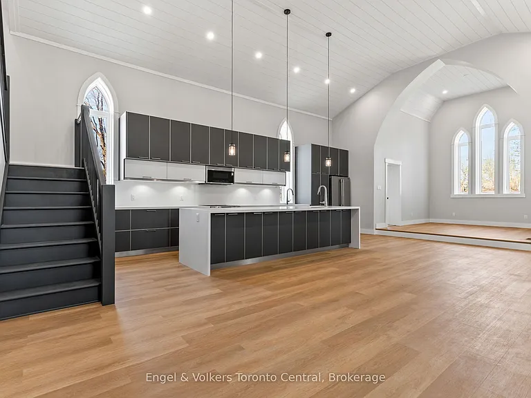 57 Crawford St — Photo 4