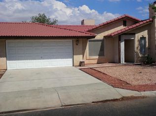 10425 Shahaptain Ave, Hesperia, CA 92345