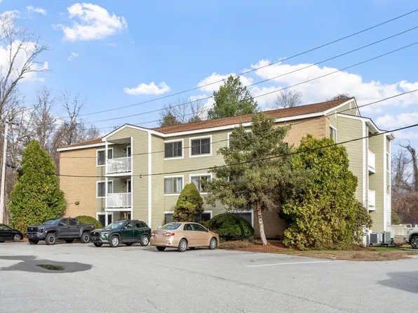 4 Bridgeview Cir Unit 36, Tyngsboro, MA 01879