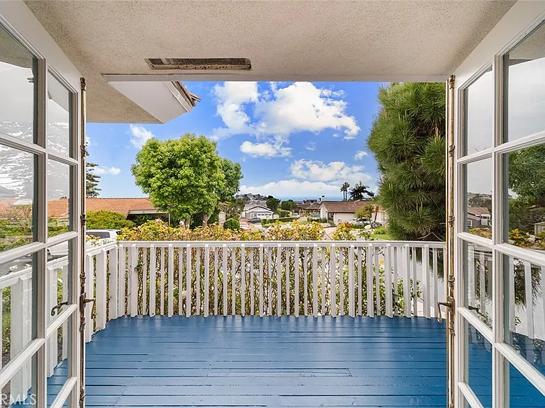 905 Emerald Bay — Photo 16