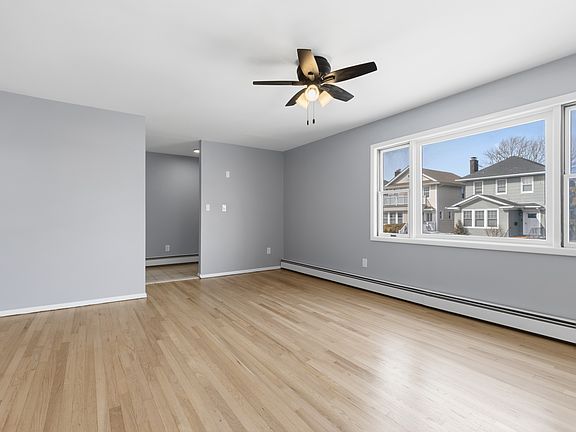 4th image of 360 W Fulton St #1