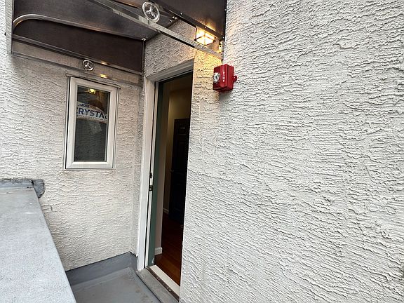 4th image of 639 N 11th St #2B