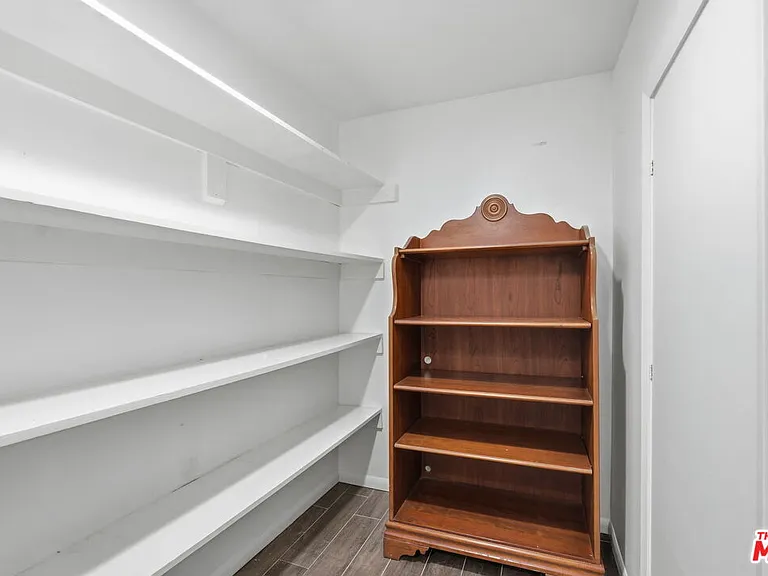 9820 Yoakum Dr — Photo 18