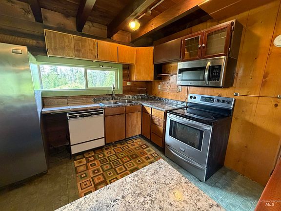 3rd image of 1010 Mustang Ln