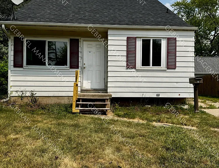 1413 Mann Ave — Photo 1