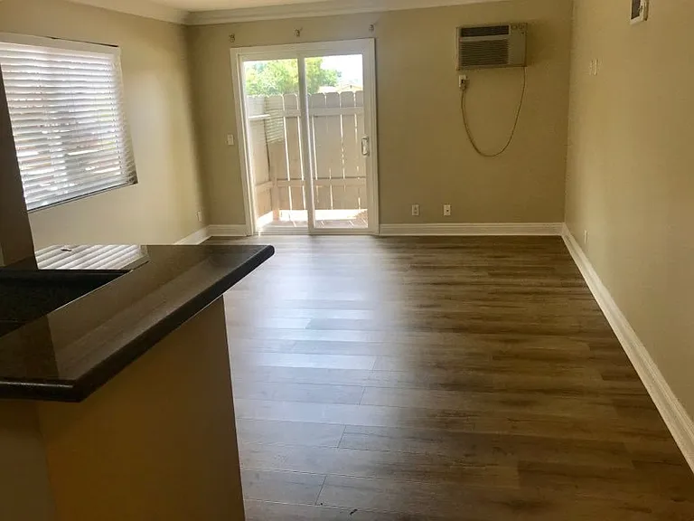 1475 Oakdale Ave — Photo 32