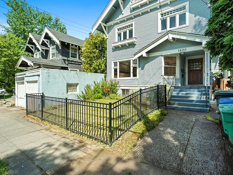 1820 NE 13th Ave #B — Photo 2