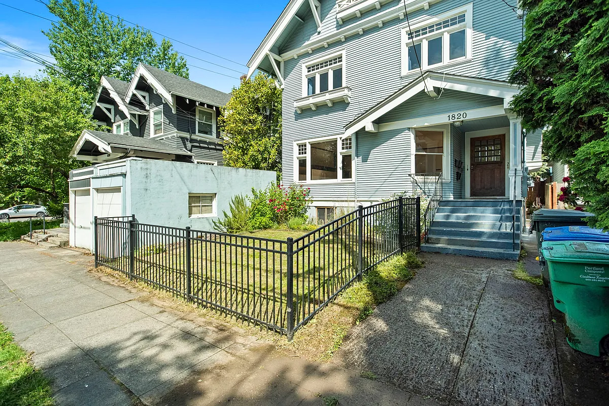 Building Photo - 1820 NE 13th Ave #B