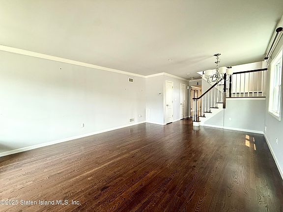 5th image of 15 Gridley Ave